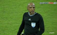 B&aacute;o Indonesia bức x&uacute;c, tố trọng t&agrave;i gian lận trắng trợn