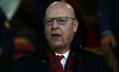 Avram Glazer rao b&aacute;n 5 triệu cổ phiếu của MU