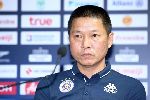 HLV Chu Đ&igrave;nh Nghi&ecirc;m đau đầu với h&agrave;ng thủ trong ng&agrave;y b&oacute;ng đ&aacute; trở lại