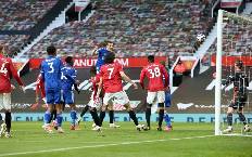 Kết quả b&oacute;ng đ&aacute; h&ocirc;m nay 12/5: MU ch&iacute;nh thức 'giương cờ trắng'