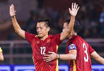 Văn Quyết từ gi&atilde; đội tuyển Việt Nam