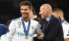 Zidane l&ecirc;n tiếng về khả năng Ronaldo trở lại Real Madrid