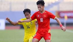 U17 Việt Nam v&ugrave;i dập Malaysia trong trận khởi đầu giải U17 Đ&ocirc;ng Nam &Aacute;