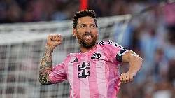 Messi s&uacute;t phạt si&ecirc;u đỉnh, nối d&agrave;i kỷ lục kh&ocirc;ng tưởng