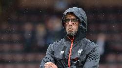 Trụ cột Liverpool d&iacute;nh virus FIFA khiến Klopp đứng ngồi kh&ocirc;ng y&ecirc;n
