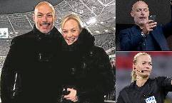 Cựu trọng t&agrave;i Howard Webb b&iacute; mật kết h&ocirc;n