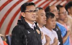 HLV Kiatisuk chia tay CLB C&ocirc;ng an H&agrave; Nội