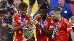 B&aacute;o T&acirc;y Ban Nha chế giễu đội tuyển Anh sau trận chung kết Euro