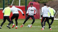 Đến s&acirc;n tập 5 ph&uacute;t rồi về lu&ocirc;n, sao M.U khiến CĐV 'đứng h&igrave;nh'