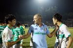 Thầy Gi&ocirc;m tỏ th&aacute;i độ khi C&ocirc;ng Phượng chỉ ra s&acirc;n 2 ph&uacute;t ở K-League