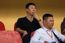 B&aacute;o Indonesia lo lắng Philippines ph&aacute; hỏng ng&agrave;y ra mắt của HLV Kim Sang Sik