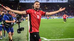 Ng&ocirc;i sao Albania lập kỷ lục ghi b&agrave;n nhanh nhất lịch sử Euro 