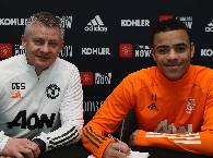 Tin chuyển nhượng s&aacute;ng 17/2: MU gia hạn hợp đồng với Greenwood tới năm 2025