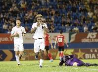 C&ocirc;ng an H&agrave; Nội thảm bại sau khi chia tay HLV Kiatisuk