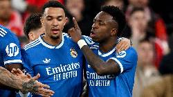 Phản ứng của HLV Mourinho trước m&agrave;n ăn mừng tranh c&atilde;i của Vinicius