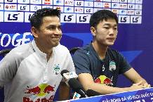 Hạ gục H&agrave; Nội, HLV Kiatisuk cảm ơn... Nam Định