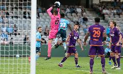 Soi k&egrave;o phạt g&oacute;c Perth Glory vs Brisbane Roar, 12h05 ng&agrave;y 20/2