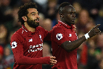 Jurgen Klopp n&ecirc;n b&aacute;n Mohamed Salah v&agrave; giữ ch&acirc;n Sadio Mane