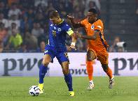 Soi k&egrave;o phạt g&oacute;c Bosnia vs H&agrave; Lan, 02h45 ng&agrave;y 20/11