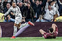 Mbappe lập kỷ lục sau khi ghi hat-trick v&agrave;o lưới Man City