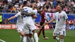 Dự đo&aacute;n, soi k&egrave;o thẻ v&agrave;ng Slovakia vs Ukraine, 20h00 ng&agrave;y 21/6: Dựa v&agrave;o qu&aacute; khứ