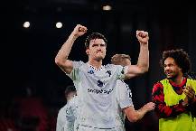 Harry Maguire sắm vai người h&ugrave;ng, MU xuất sắc hạ gục Liverpool