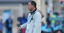 U23 Th&aacute;i Lan thi đấu tệ, HLV Thawatchai Damrong-ongtrakul vẫn c&oacute; hợp đồng mới