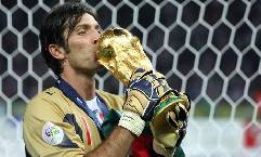 Gianluigi Buffon gi&agrave;nh giải Thủ m&ocirc;n xuất sắc nhất thế kỷ 21