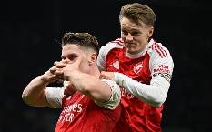 Ng&ocirc;i sao Arsenal chế giễu Tottenham sau chiến thắng đậm