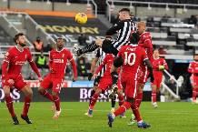 Lịch thi đấu b&oacute;ng đ&aacute; h&ocirc;m nay 24/4: Liverpool vs Newcastle