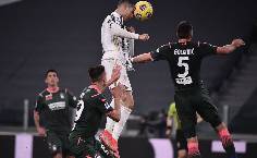 Cristiano Ronaldo đ&atilde; ghi bao nhi&ecirc;u b&agrave;n thắng bằng đầu trong sự nghiệp?