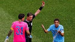 Pep Guardiola phản đối trọng t&agrave;i, cầu thủ Man City bị tăng &aacute;n phạt