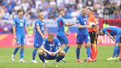 Dự đo&aacute;n, soi k&egrave;o thẻ v&agrave;ng Slovakia vs Romania, 23h00 ng&agrave;y 26/6