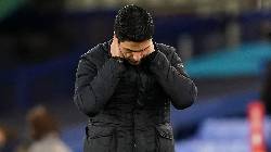 'Cỗ m&aacute;y' thu hồi b&oacute;ng chấn thương, Arteta đứng ngồi kh&ocirc;ng y&ecirc;n