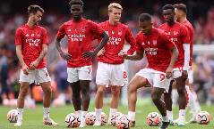 Huyền thoại Arsenal: 'Cậu ta n&ecirc;n đi tạ lễ v&igrave; kh&ocirc;ng ăn c&aacute;i thẻ đỏ'