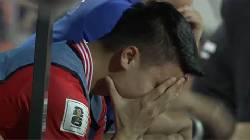 Quang Hải tức giận khi bị HLV Troussier đ&agrave;y ải ở ghế dự bị