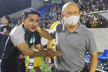 Kiatisak kh&ocirc;ng hề sao ch&eacute;p sơ dồ chiến thuật của HLV Park Hang Seo