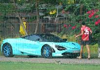 B&ugrave;i Tiến Dũng chơi trội đến s&acirc;n tập bằng si&ecirc;u xe 25 tỷ