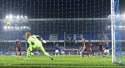 James Rodriguez ghi b&agrave;n thắng 'kỳ lạ' sau gần 4 th&aacute;ng tịt ng&ograve;i