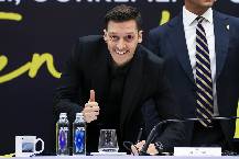 Mesut Ozil 'n&oacute;i lời cay đắng' với tuyển Đức trong ng&agrave;y ra mắt Fenerbahce