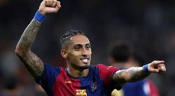 Barcelona chịu c&uacute; sốc khi Raphinha nghỉ d&agrave;i hạn