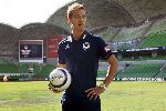 Keisuke Honda nộp đơn xin l&agrave;m cầu thủ MU