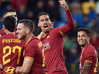 Smalling nắn g&acirc;n đồng đội cũ trước thềm b&aacute;n kết Europa League