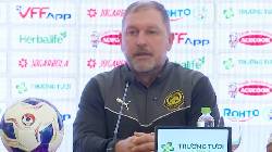 HLV Malaysia: Ch&uacute;ng t&ocirc;i sẽ biến nỗi buồn th&agrave;nh niềm vui chiến thắng Việt Nam