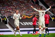 Dzeko lập cột mốc ghi b&agrave;n v&ocirc; tiền kho&aacute;ng hậu tại Old Trafford