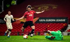 Edinson Cavani quyết định tiếp tục gắn b&oacute; với MU?