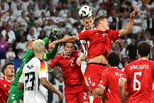 VAR bị chỉ tr&iacute;ch dữ dội ở trận Đức gặp Đan Mạch