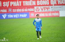 Cầu thủ Than Quảng Ninh đ&igrave;nh c&ocirc;ng v&igrave; bị nợ lương