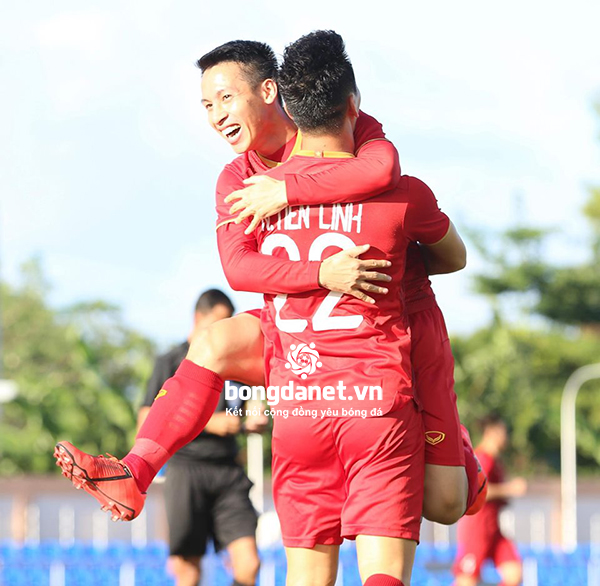 U22 Việt Nam 6-1 U22 L&agrave;o: Bổn cũ soạn lại, U22 Việt Nam x&acirc;y chắc ng&ocirc;i đầu