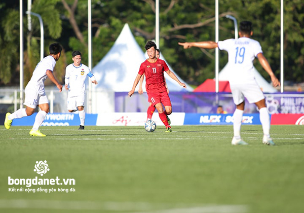U22 Việt Nam 6-1 U22 L&agrave;o: Bổn cũ soạn lại, U22 Việt Nam x&acirc;y chắc ng&ocirc;i đầu